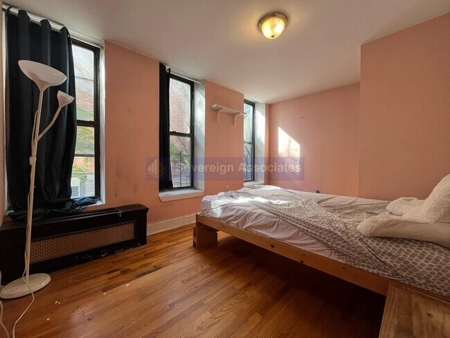 Building Photo - 2010 Seventh Avenue