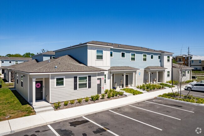 Building Photo - Solamar Apartment Homes Kissimmee