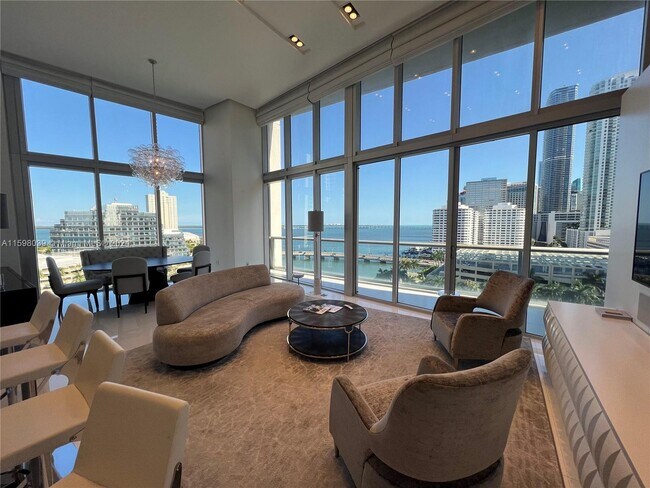 Building Photo - 495 Brickell Ave