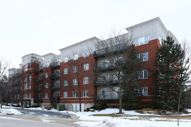 Building Photo - Delacourte Condominiums