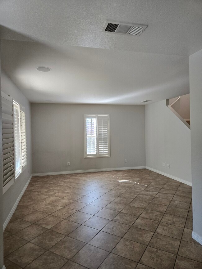 Building Photo - 40429 Maravilla Dr