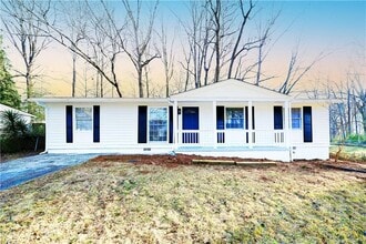 Building Photo - 88 Lucia Dr SE