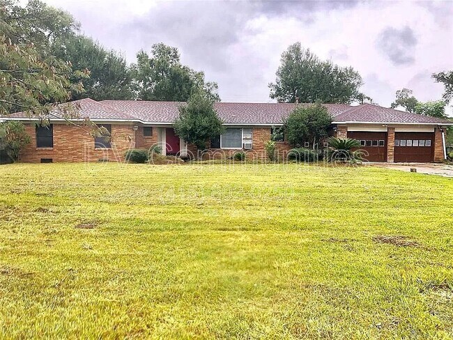 Foto del edificio - 817 Westmont Dr