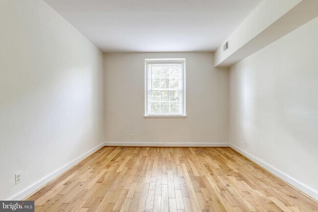 Foto del edificio - 4906 30th St S