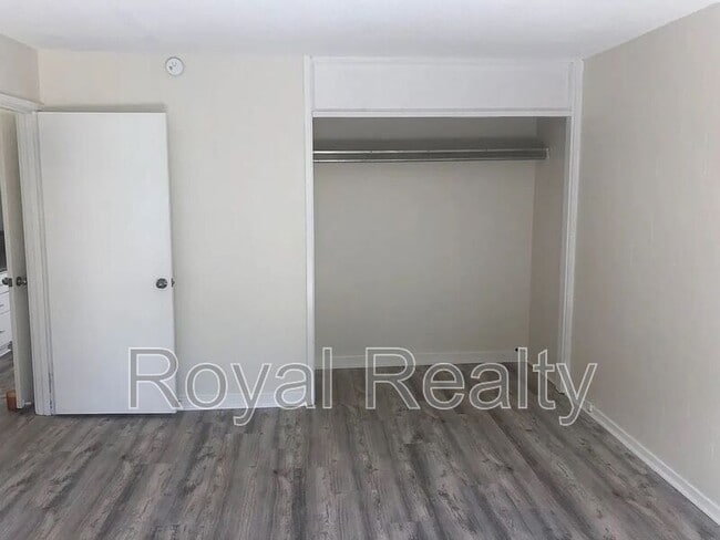 Building Photo - 2328 Seaview Ave