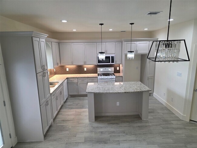 Foto del edificio - 2142 De Soto St