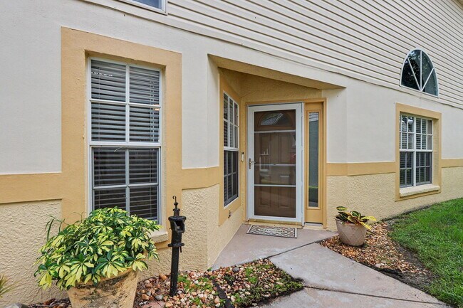 Foto del edificio - 6600 Gentle Ben Cir