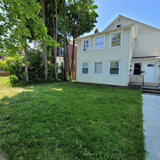 Building Photo - 1532 Sunset Ave