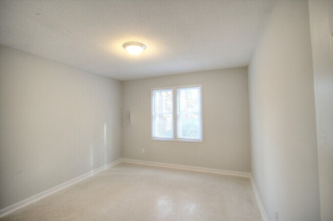 Building Photo - 916 Fiske St