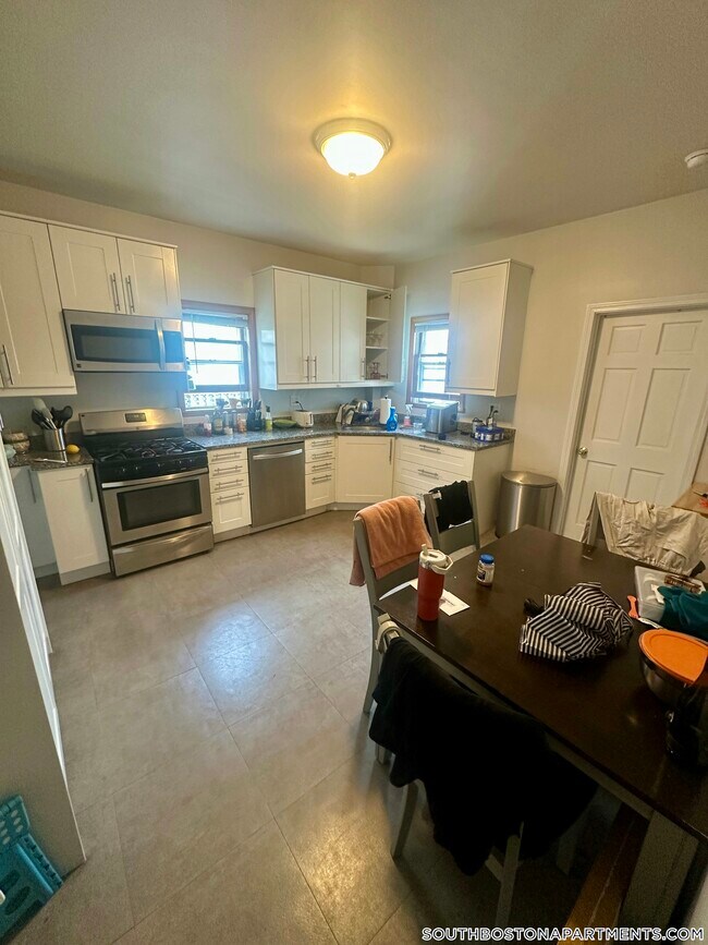 Foto del edificio - 673 E 5th St