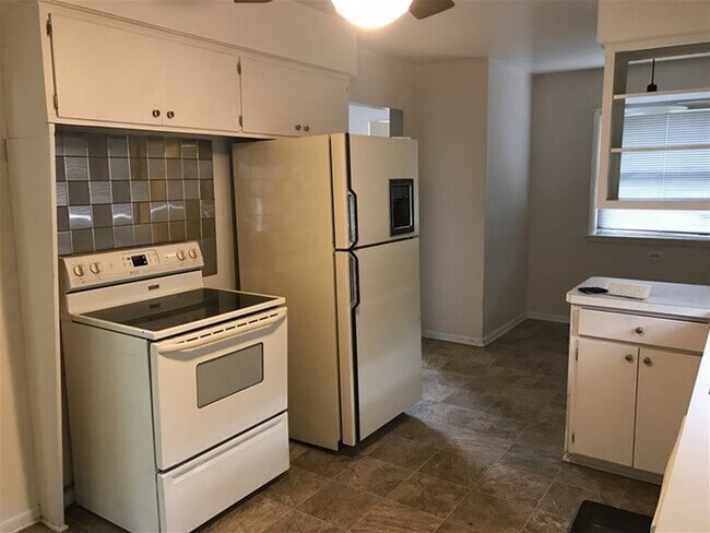 Foto del edificio - 321 W 21st St