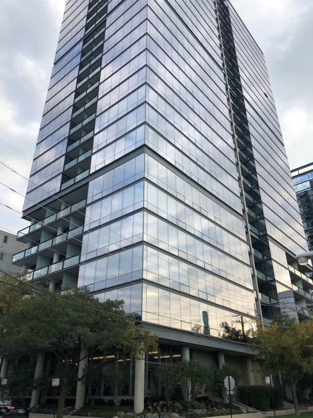 Foto principal - 860 W Blackhawk St
