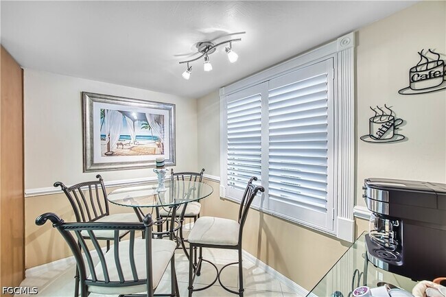Building Photo - 12581 Kelly Sands Way