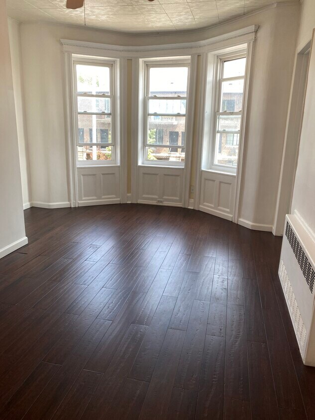 Foto principal - 8726 19th Ave