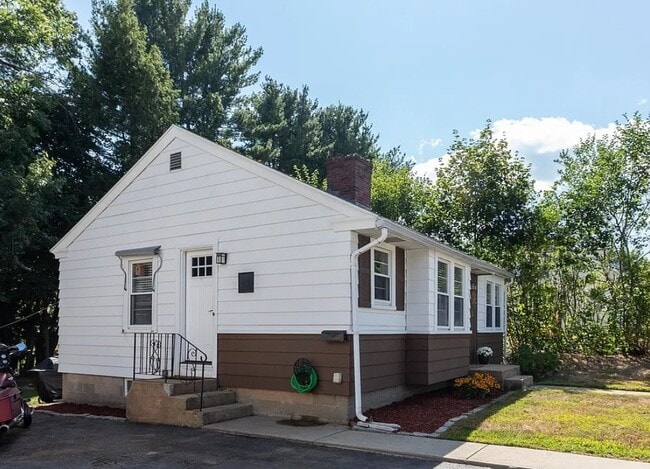 Building Photo - 52 Dickey St