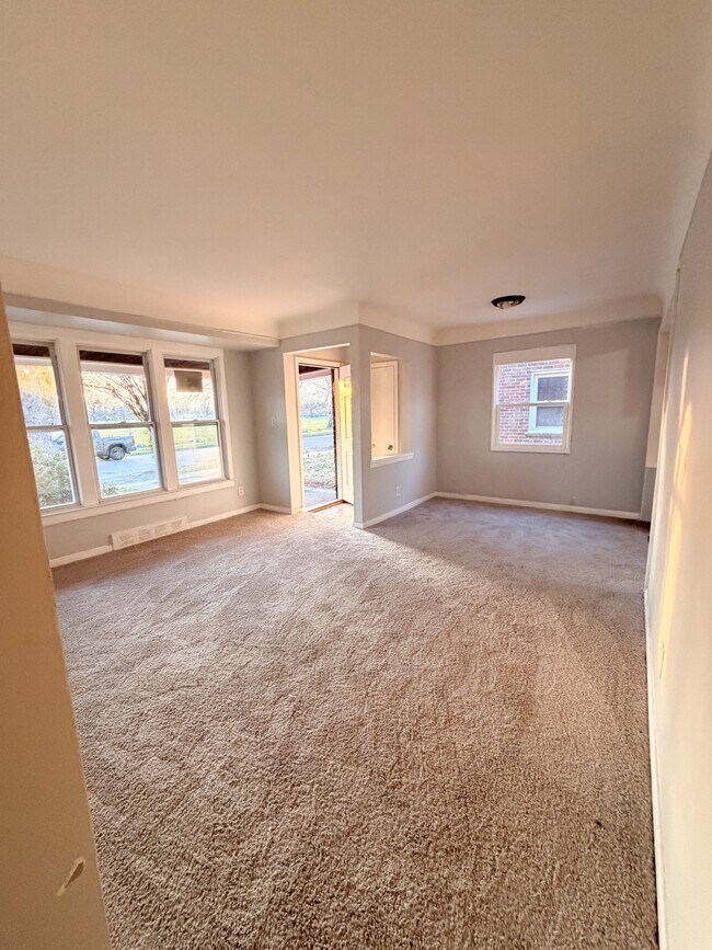 Foto del edificio - 9220 Mansfield St