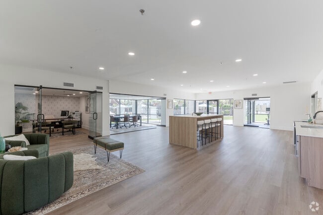 Resident Clubhouse - The Views at the Peak