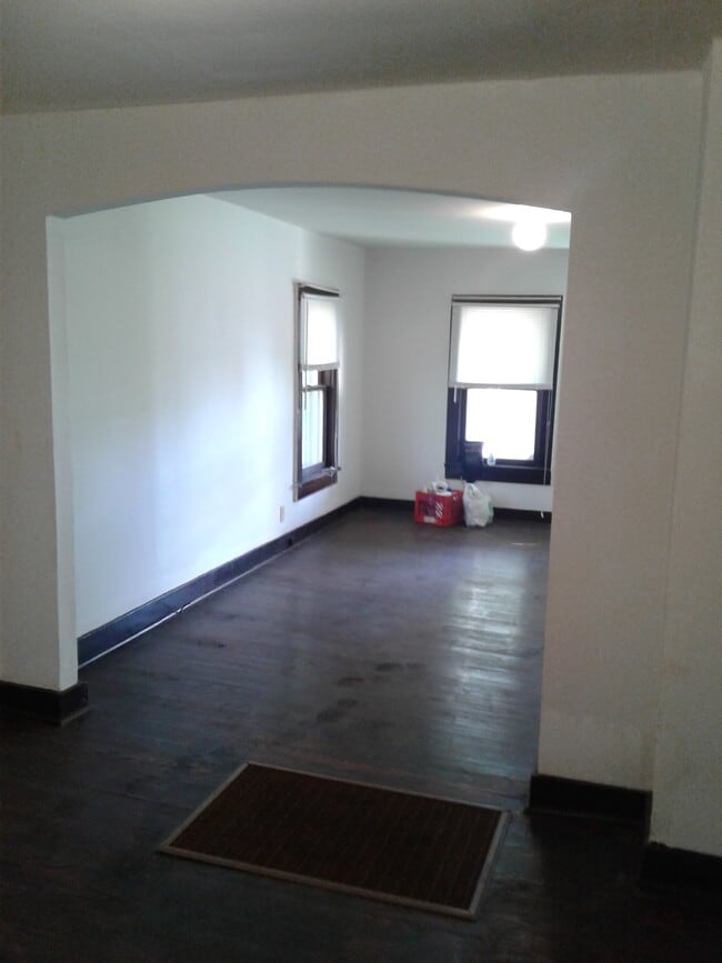Building Photo - 2853 W Olive St