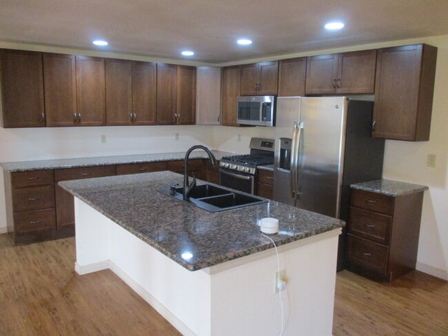 Walkout Basement Apartment - PRICED TO RENT - AVAIL 6/1/26 - Walkout Basement Apartment - PRICED TO RENT - AVAIL 6/1/26