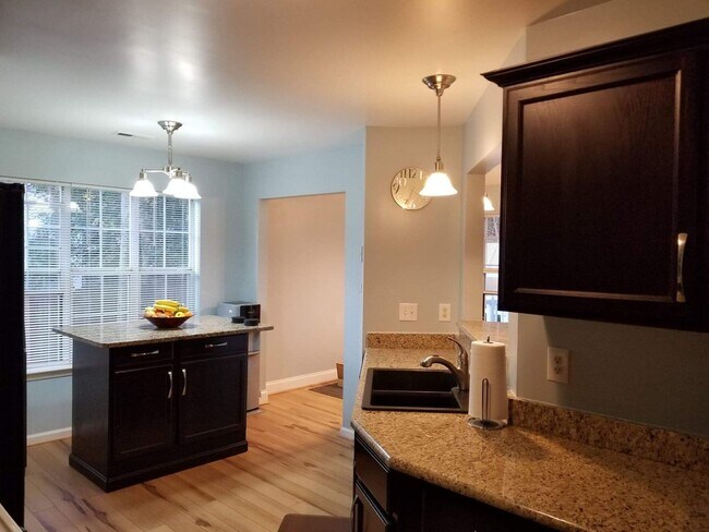 Foto del edificio - Wonderful 3 Bedroom 2 Bath Home with Garage in Quiet Williamsburg Community