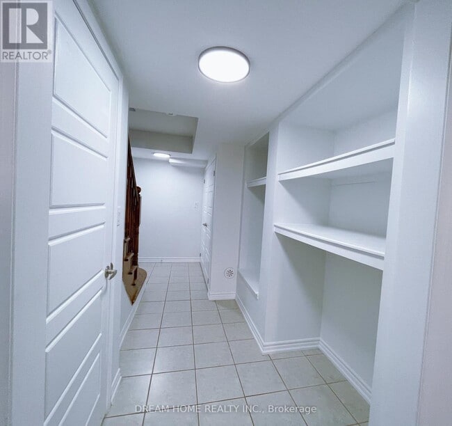Building Photo - 651 Laking Terrace