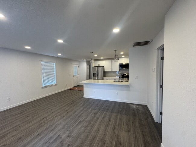 Building Photo - 4925 42nd Ln SE