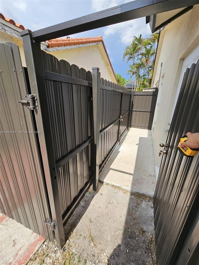 Foto del edificio - 10825 SW 145th Pl