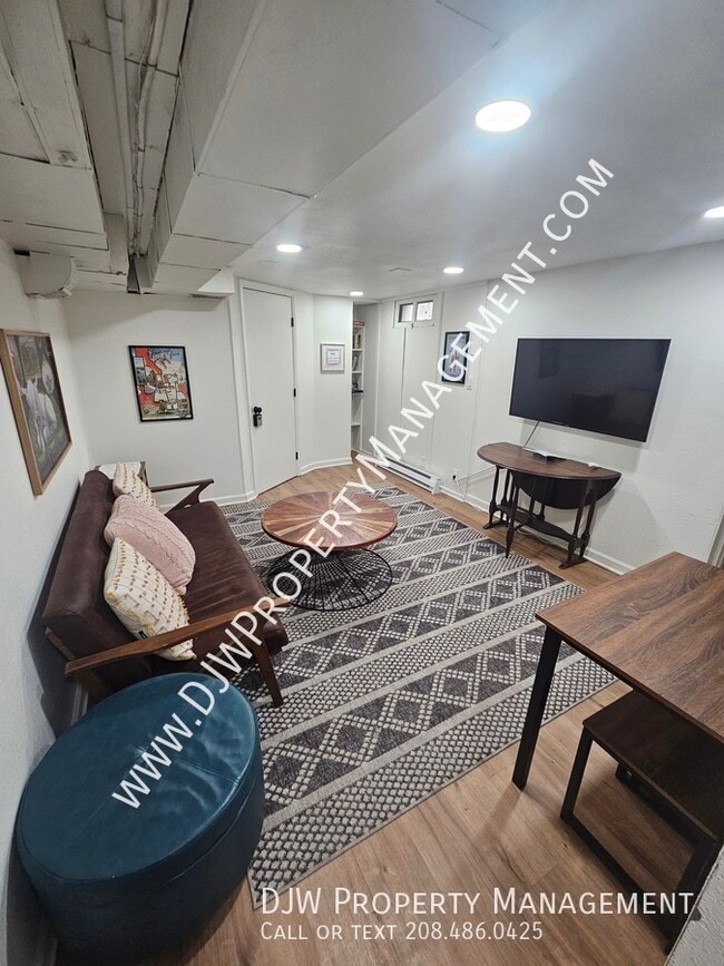 Foto del edificio - 2119 Cleveland Blvd