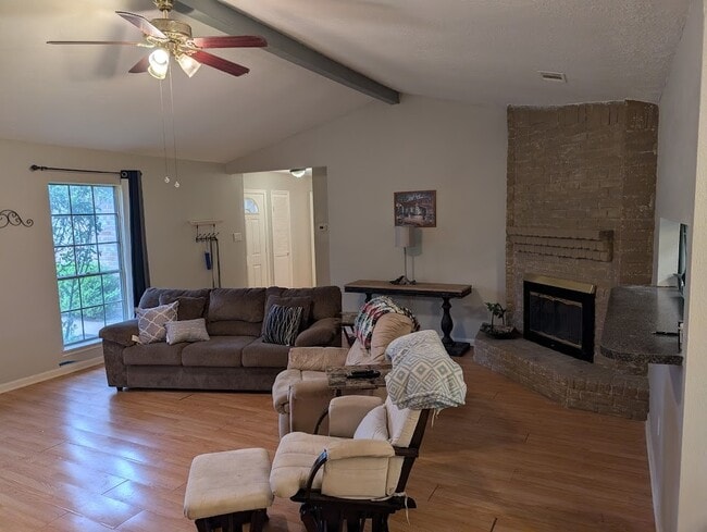 Foto del edificio - 9830 Thistle Trail Dr