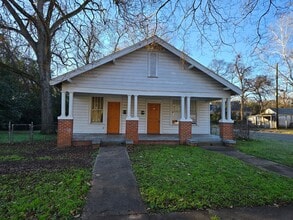 Building Photo - 2300-2302 Plum St