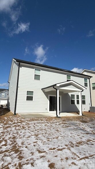 Foto del edificio - 4014 Cunningham Farm Dr