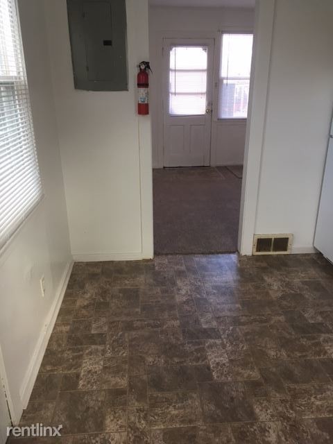 Building Photo - 2 br, 1 bath Duplex - 114 23rd St S