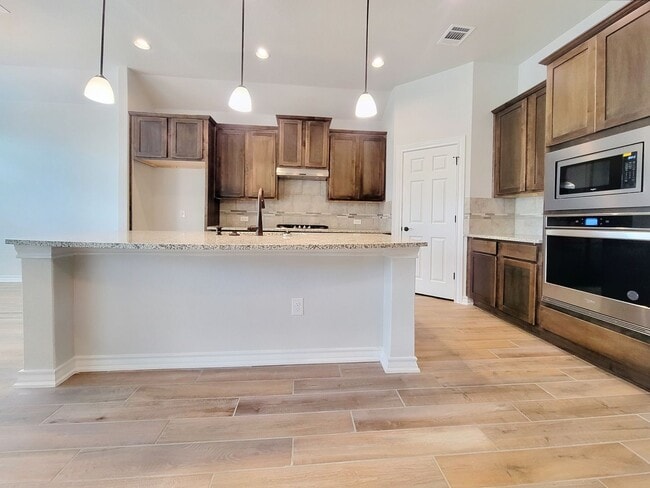 Foto del edificio - 4413 Royal Oak Blvd