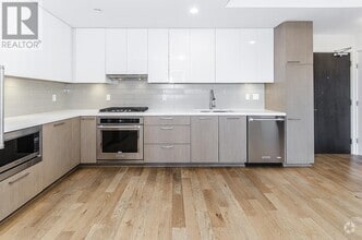 Building Photo - 5311-5311 Cedarbridge Way