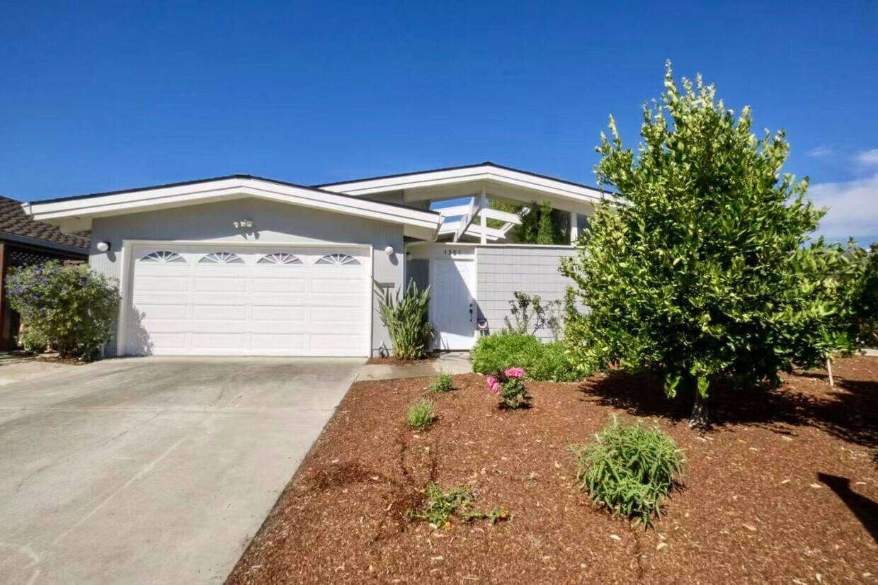 Foto principal - 1351 Egret Dr