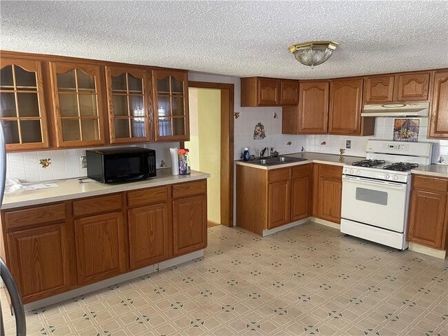 Building Photo - 83 Titus St