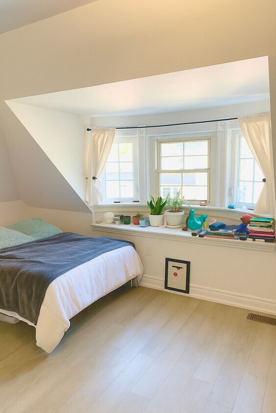 Photo principale - 1267 King St W