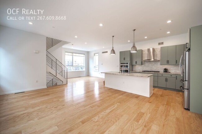 Building Photo - 444 Fairmount Ave