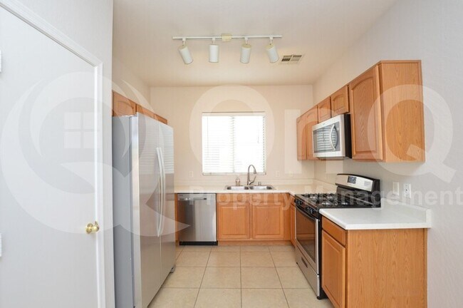 Building Photo - 614 E Colt Ct