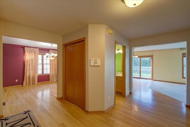 Building Photo - 7033 Rockstream Dr