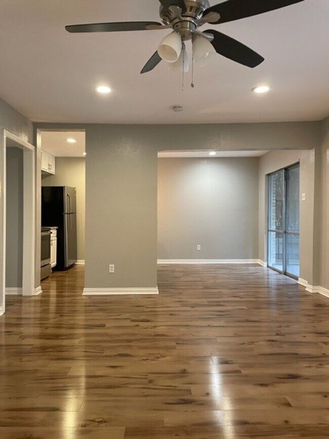 Building Photo - 5838 Sandhurst Lane Unit#D, Dallas, Texas ...