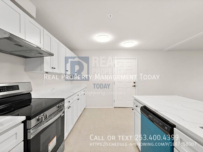 Building Photo - 7843 Pacific Ave