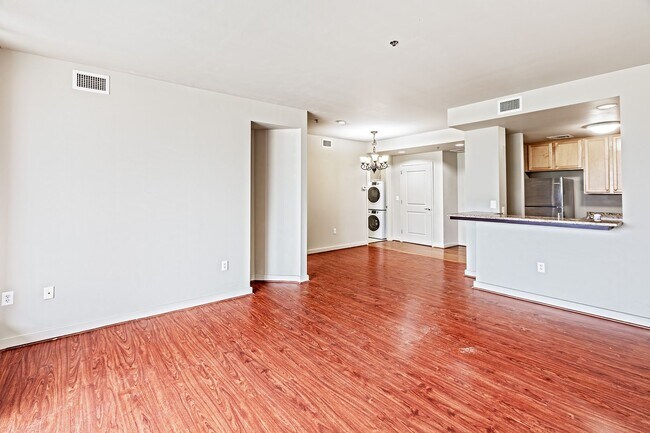 Building Photo - 105 Christina Landing Dr