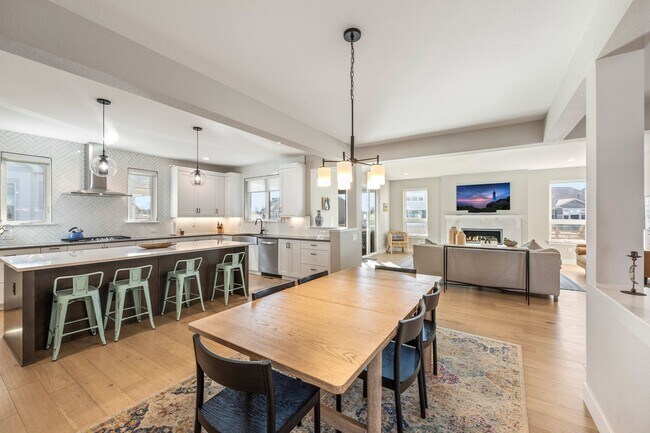 Foto del edificio - 702 Delechant Dr