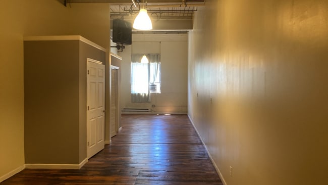 Building Photo - 1415 Kemper St