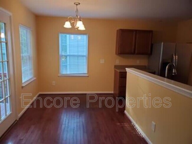 Foto del edificio - 4520 Shady Side Ln