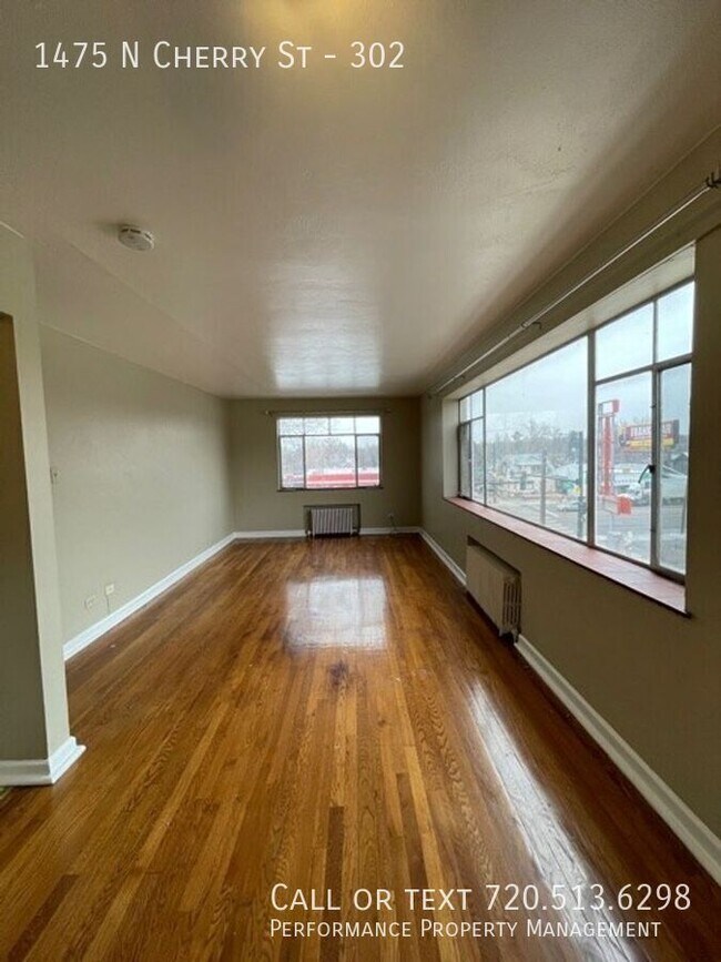 Foto del edificio - 1475 N Cherry St