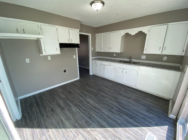 Photo - Quaint 4 Bedroom House in Yukon