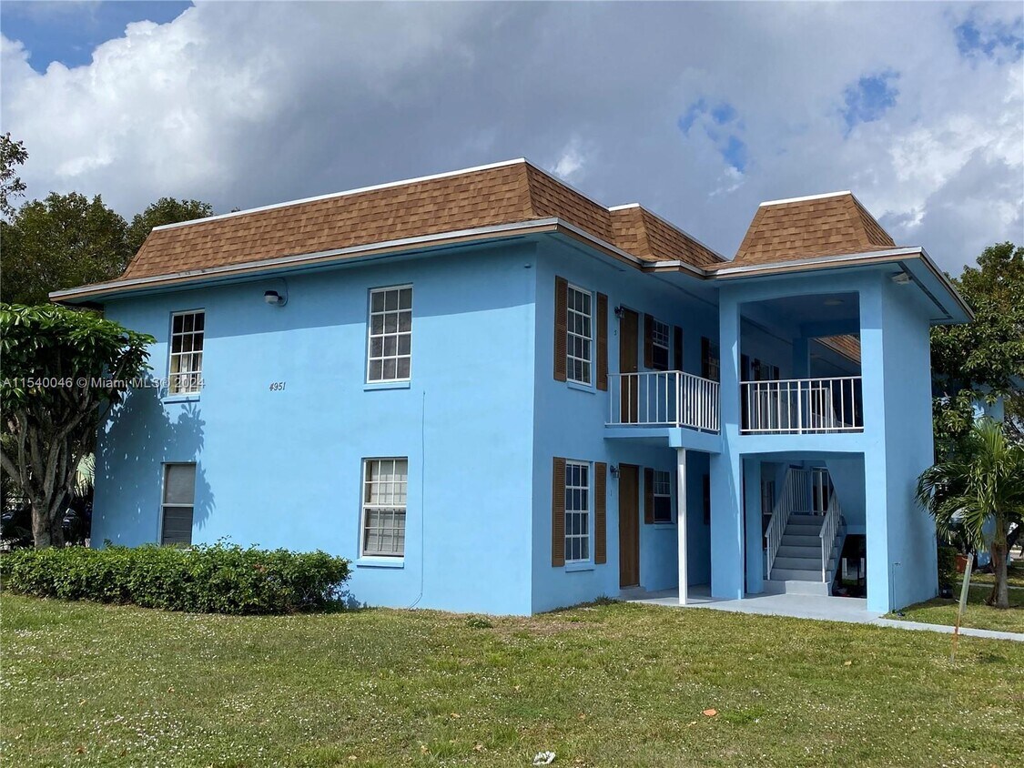 4951 Wedgewood Way Unit 4, West Palm Beach, FL 33417 Condo for Rent