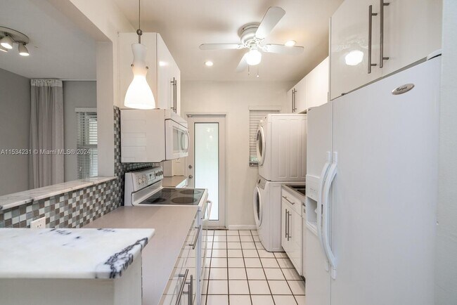 Foto del edificio - 1029 NE 113th St